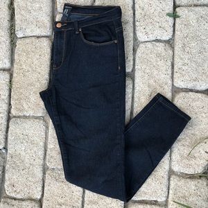 🔥 Forever 21 dark skinny jeans 🔥
